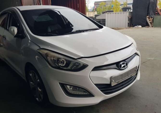 Jepet me qera Hyundai i30 duke filluar nga 30 euro ne dite. Aeroport Tirane