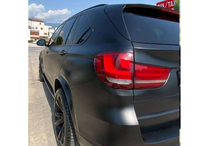 Jepet me qera Bmw X5 duke filluar nga 140 euro dita