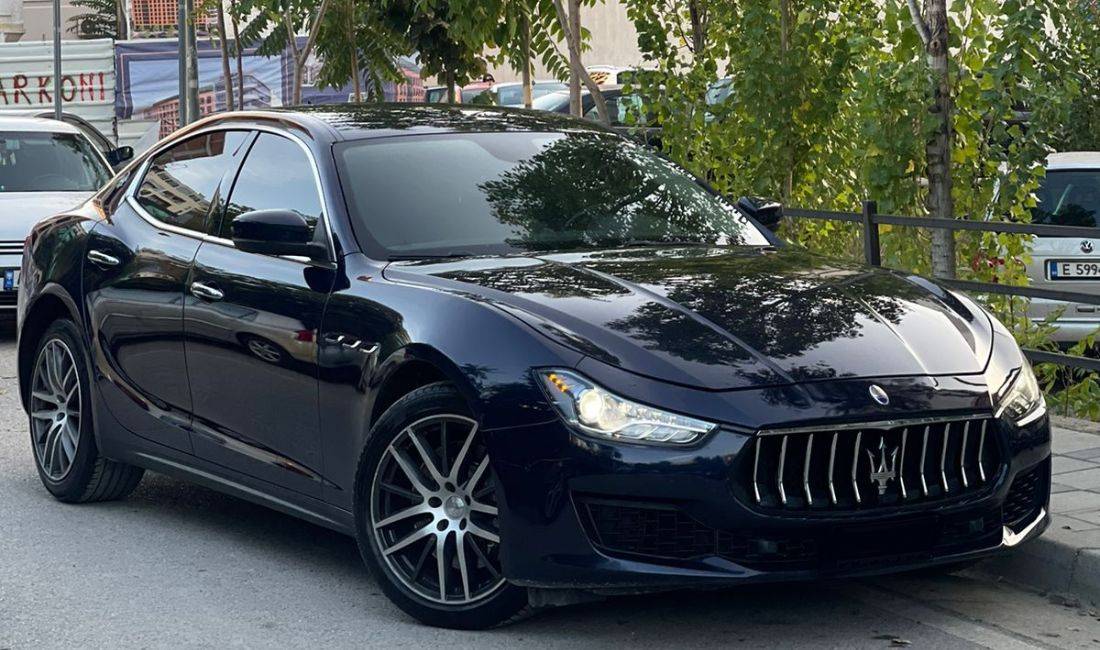  Jepet me qera Maserati Ghibli duke filluar nga 180 euro dita