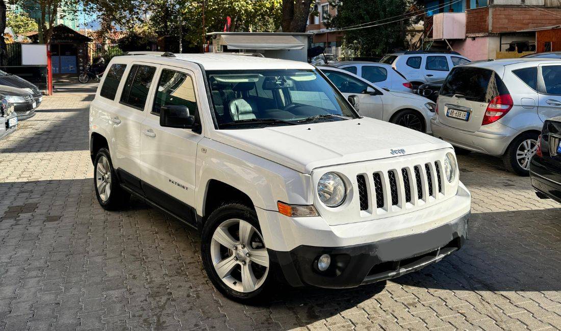 Jepet me qera Jeep Patriot duke filluar nga 50 euro dita