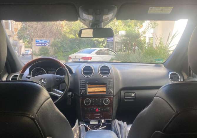 Foristrade me qera Mercedes Benz ML duke filluar nga 50 Euro/Dita