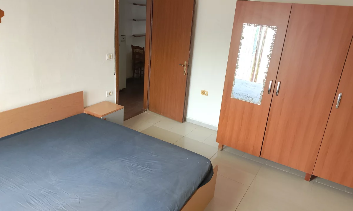 Shtepi me qera Apartament ne Tirane, Garsoniere, Mobilimi E mobiluar, Pagesa 20,000  Leke.