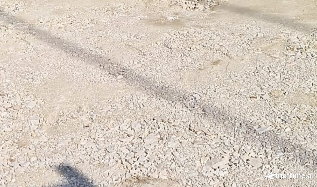 Jepet me Qera Shesh per Parking ose per Kontinier