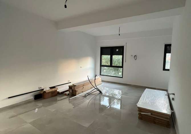 Ambient biznesi me qera 3+1 ne Tirane - 350 Euro