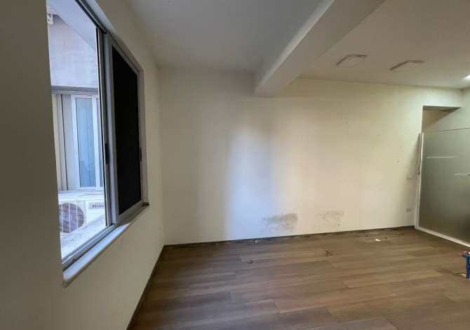 Jepet me qira apartament 2+1 bosh per zyre RRUGA E KAVAJES 550Euro 