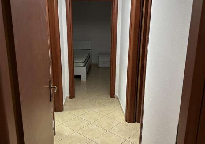 Shtepi me qera Apartament ne Tirane, 2+1, Mobilimi E mobiluar, Pagesa 35,000  Leke.