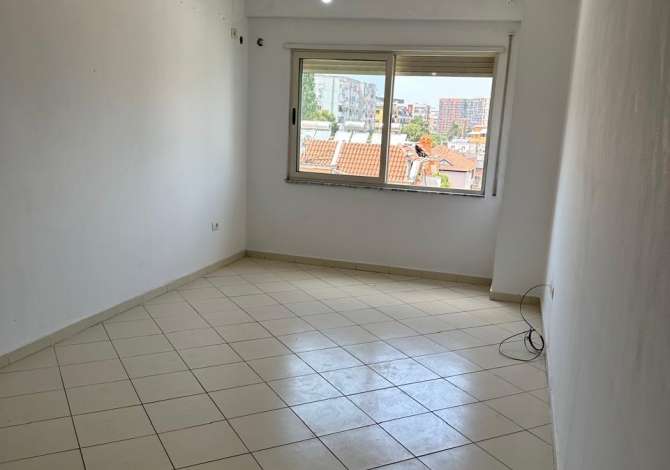 Shtepi ne shitje Apartament ne Tirane, 2+1, Mobilimi Bosh, pa mobiluar, Pagesa 135,000  Euro.