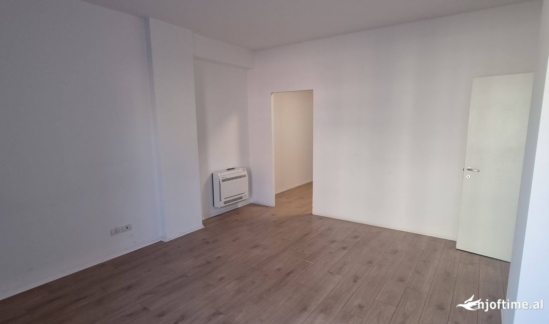 JEPET ME QIRA 2+1+2 bosh per zyre 1400Euro neto 