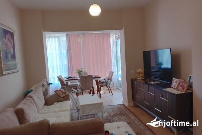 Shtepi ne shitje Apartament ne Tirane, 2+1, Mobilimi E mobiluar, Pagesa 165,000  Euro.