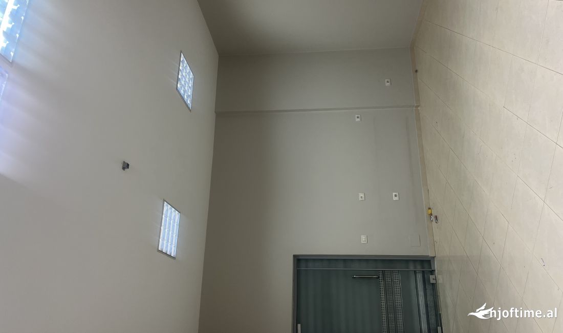 Jepet me qira ambient biznesi 35m2 kati 2 teknik ASTIR 30.000 leke 