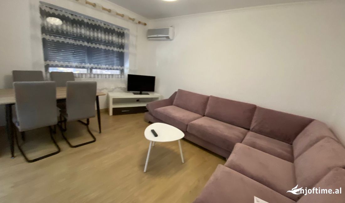 Shtepi me qera Apartament ne Tirane, 1+1, Mobilimi E mobiluar, Pagesa 600  Euro.