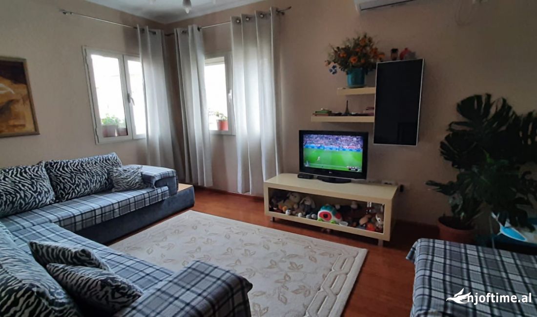 Shtepi me qera Apartament ne Tirane, 2+1, Mobilimi E mobiluar, Pagesa 45,000  Leke.