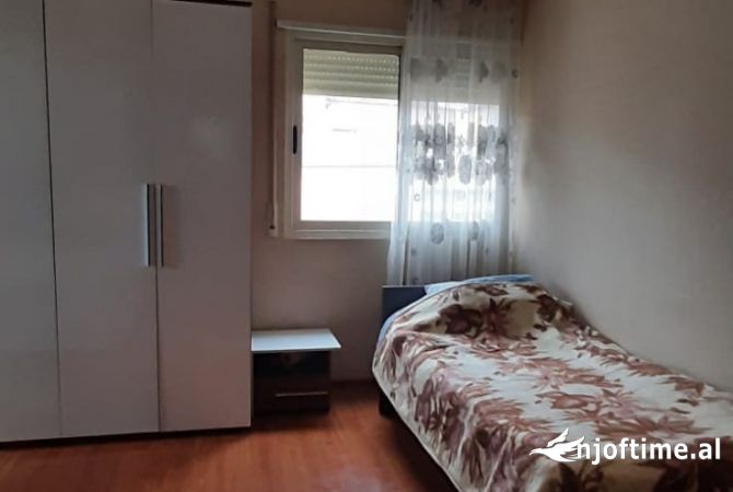 Shtepi me qera Apartament ne Tirane, 2+1, Mobilimi E mobiluar, Pagesa 45,000  Leke.