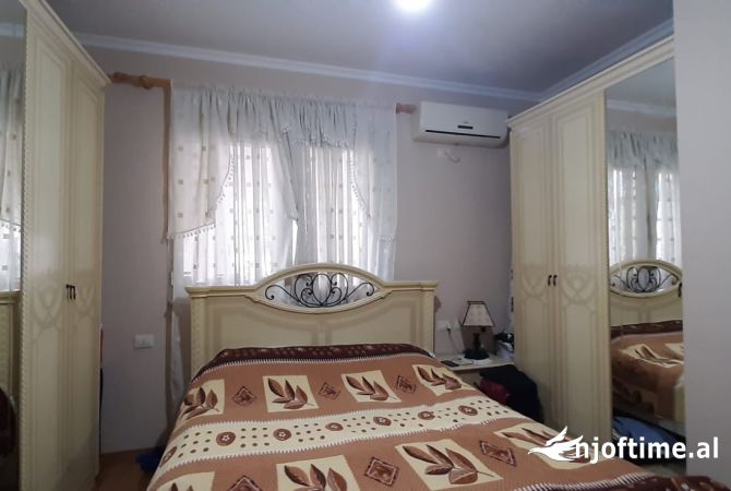 Shtepi me qera Apartament ne Tirane, 2+1, Mobilimi E mobiluar, Pagesa 45,000  Leke.