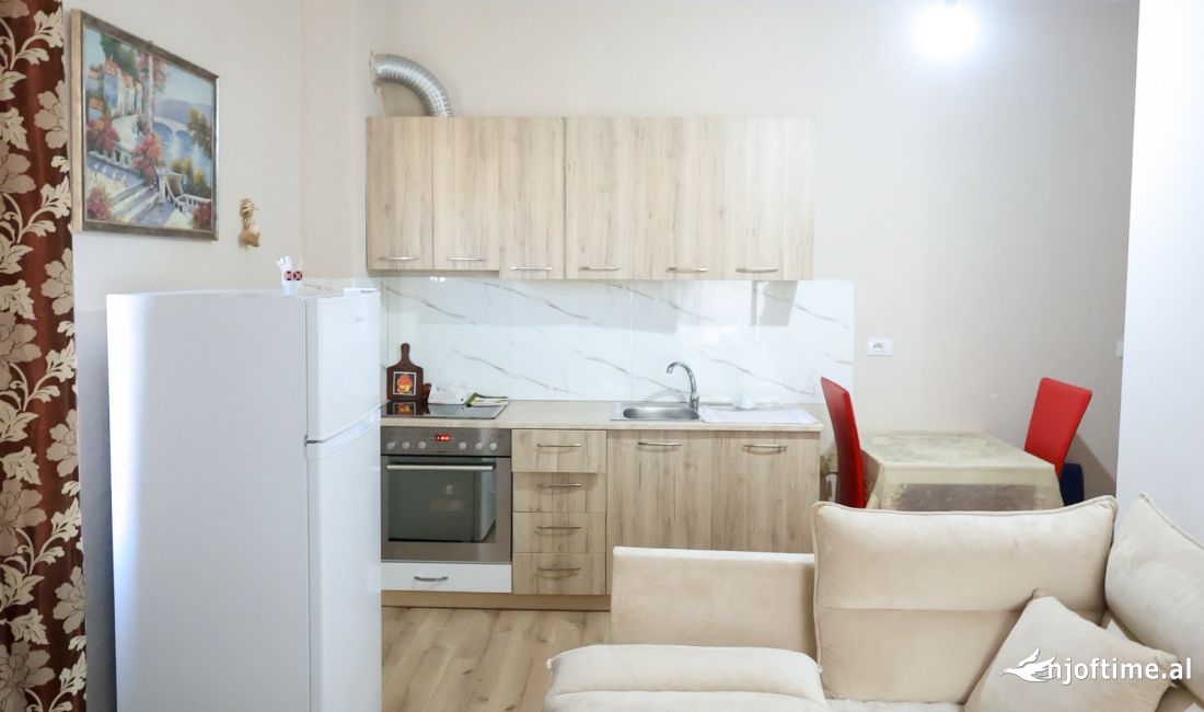 Shtepi me qera Apartament ne Tirane, 1+1, Mobilimi E mobiluar, Pagesa 40,000  Leke.