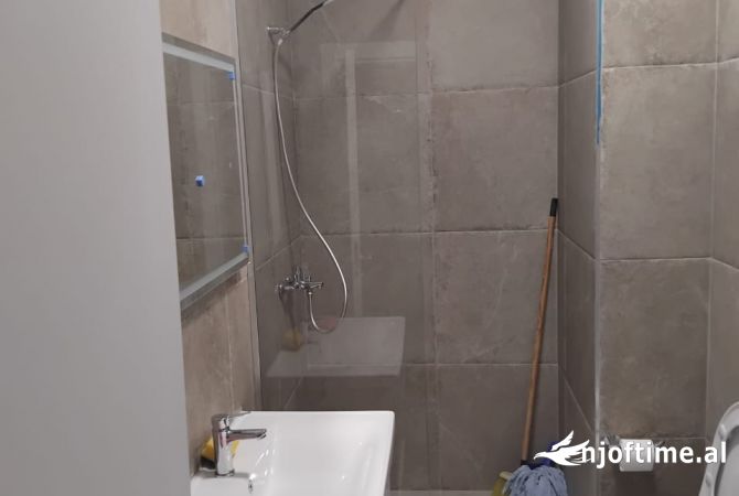 Shtepi me qera Apartament ne Tirane, 1+1, Mobilimi E mobiluar, Pagesa 400  Euro.