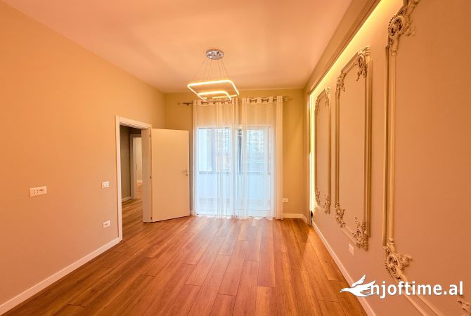 Shtepi ne shitje Apartament ne Tirane, 1+1, Mobilimi Bosh, pa mobiluar, Pagesa 135,000  Euro.