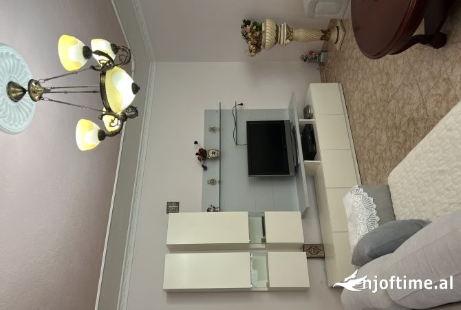 Shtepi me qera Apartament ne Tirane, 2+1, Mobilimi E mobiluar, Pagesa 600  Euro.