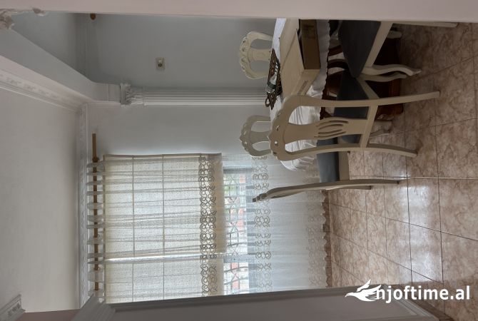 Shtepi me qera Apartament ne Tirane, 2+1, Mobilimi E mobiluar, Pagesa 600  Euro.