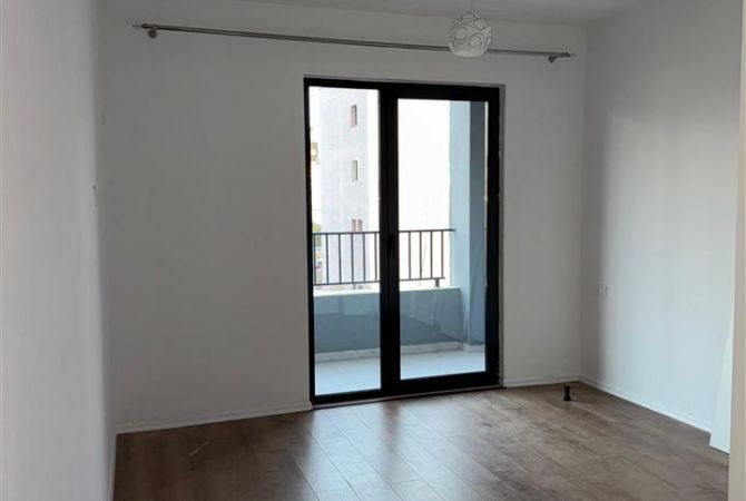 Shtepi me qera Apartament ne Tirane, 2+1, Mobilimi Bosh, pa mobiluar, Pagesa 30,000  Leke.