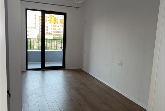 Shtepi me qera Apartament ne Tirane, 2+1, Mobilimi Bosh, pa mobiluar, Pagesa 30,000  Leke.