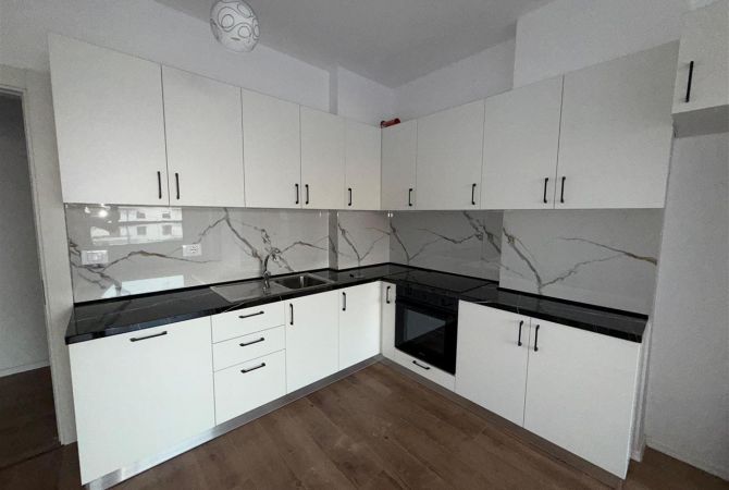 Shtepi me qera Apartament ne Tirane, 2+1, Mobilimi Bosh, pa mobiluar, Pagesa 30,000  Leke.
