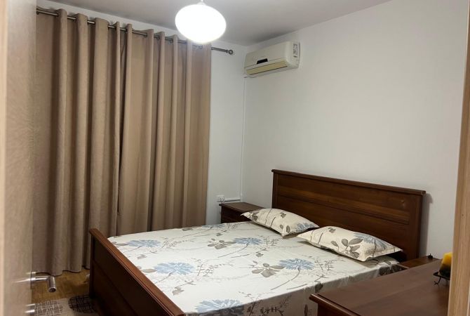 Shtepi me qera Apartament ne Tirane, 2+1, Mobilimi E mobiluar, Pagesa 50,000  Leke.