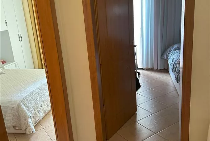 Shtepi me qera Apartament ne Tirane, 2+1, Mobilimi E mobiluar, Pagesa 40,000  Leke.
