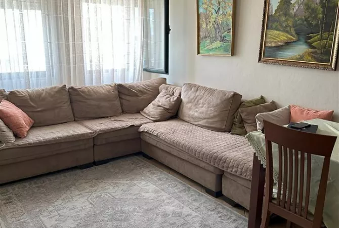 Shtepi me qera Apartament ne Tirane, 2+1, Mobilimi E mobiluar, Pagesa 40,000  Leke.