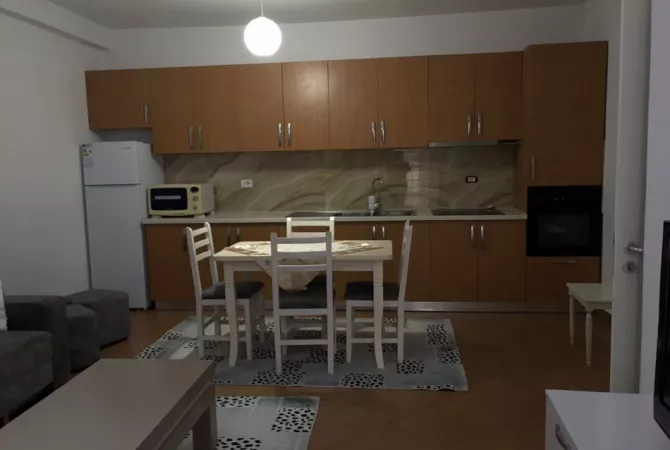Shtepi me qera Apartament ne Tirane, 1+1, Mobilimi E mobiluar, Pagesa 370  Euro.