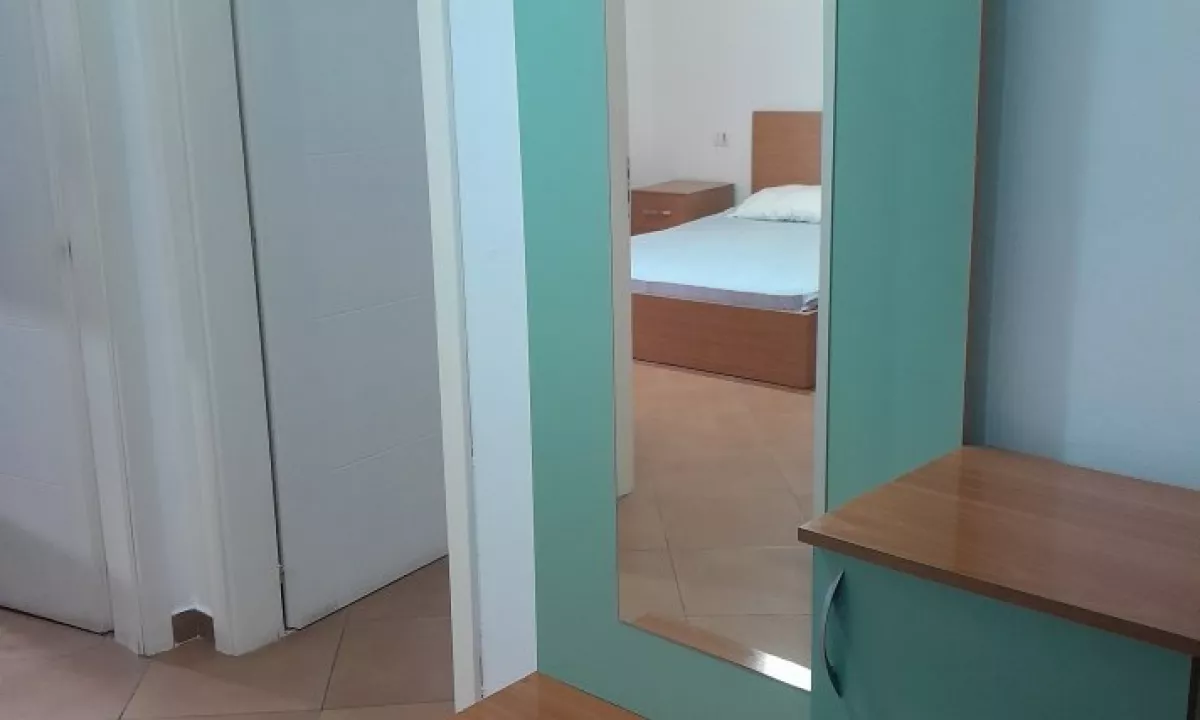 Shtepi me qera Apartament ne Tirane, 1+1, Mobilimi E mobiluar, Pagesa 370  Euro.