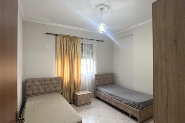 Shtepi me qera Apartament ne Tirane, 2+1, Mobilimi E mobiluar, Pagesa 600  Euro.