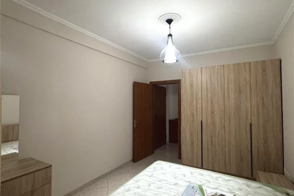 Shtepi me qera Apartament ne Tirane, 2+1, Mobilimi E mobiluar, Pagesa 600  Euro.
