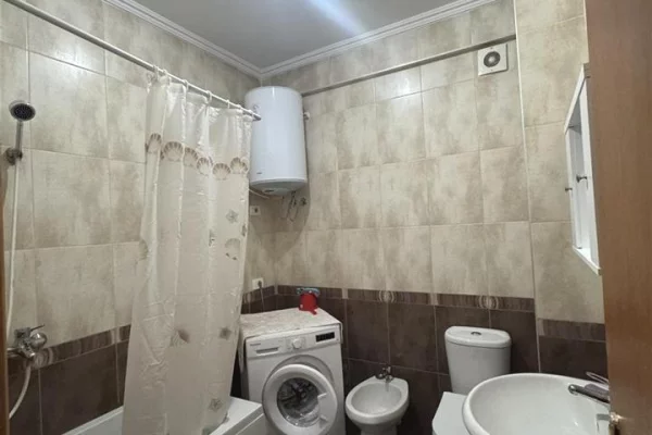 Shtepi me qera Apartament ne Tirane, 2+1, Mobilimi E mobiluar, Pagesa 600  Euro.