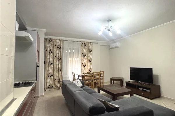 Shtepi me qera Apartament ne Tirane, 2+1, Mobilimi E mobiluar, Pagesa 600  Euro.