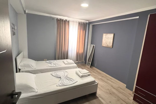 Shtepi me qera Apartament ne Tirane, 2+1, Mobilimi E mobiluar, Pagesa 55,000  Leke.