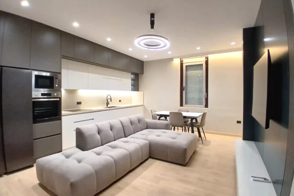 Shtepi me qera Apartament ne Tirane, 3+1, Mobilimi E mobiluar, Pagesa 1,200  Euro.