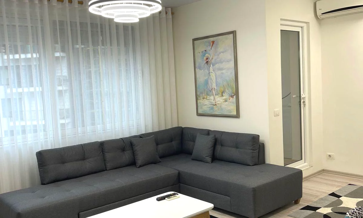 Shtepi me qera Apartament ne Tirane, 1+1, Mobilimi E mobiluar, Pagesa 1,000  Euro.