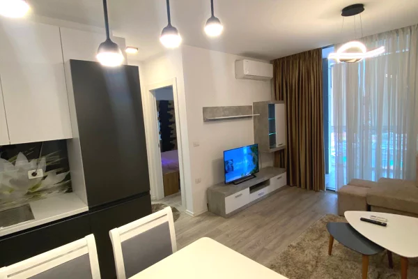 Shtepi me qera Apartament ne Tirane, 2+1, Mobilimi E mobiluar, Pagesa 800  Euro.