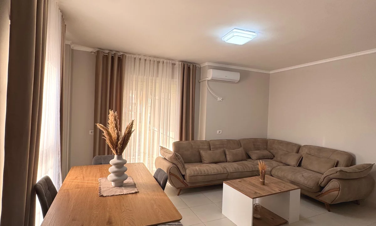 Shtepi me qera Apartament ne Tirane, 2+1, Mobilimi E mobiluar, Pagesa 75,000  Leke.