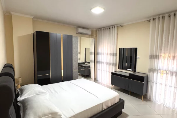 Shtepi me qera Apartament ne Tirane, 2+1, Mobilimi E mobiluar, Pagesa 75,000  Leke.