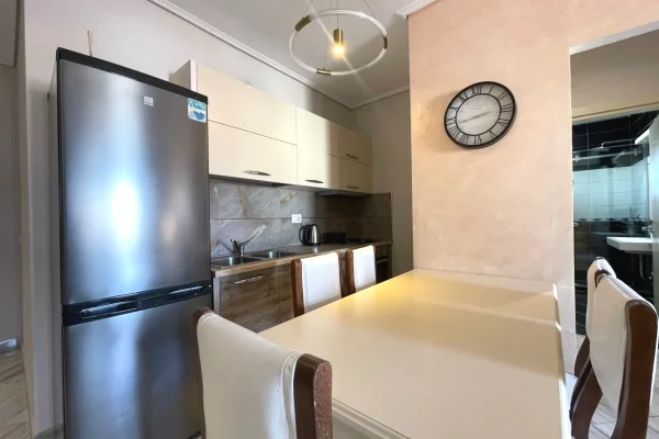 Shtepi me qera Apartament ne Tirane, 2+1, Mobilimi E mobiluar, Pagesa 750  Euro.