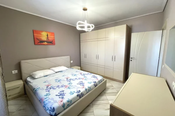 Shtepi me qera Apartament ne Tirane, 2+1, Mobilimi E mobiluar, Pagesa 750  Euro.