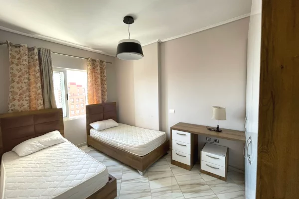Shtepi me qera Apartament ne Tirane, 2+1, Mobilimi E mobiluar, Pagesa 750  Euro.