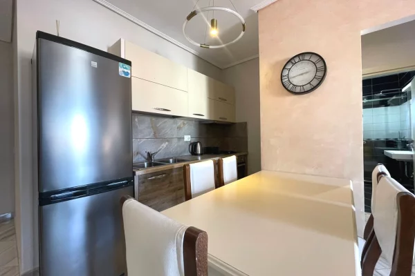 Shtepi me qera Apartament ne Tirane, 2+1, Mobilimi E mobiluar, Pagesa 750  Euro.