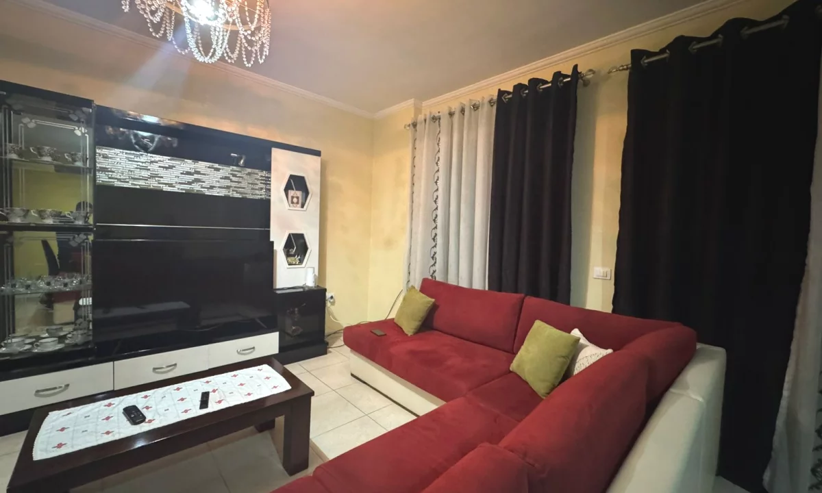 Shtepi me qera Apartament ne Tirane, 2+1, Mobilimi E mobiluar, Pagesa 550  Euro.