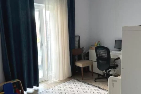 Shtepi me qera Apartament ne Tirane, 2+1, Mobilimi E mobiluar, Pagesa 800  Euro.