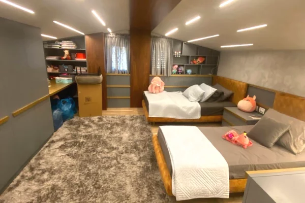 Shtepi me qera Apartament ne Tirane, 3+1, Mobilimi E mobiluar, Pagesa 1,700  Euro.