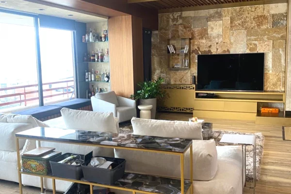 Jepet me qira apartament  3+1+2+ parkim LIQENI RRUGA PETI 1700€