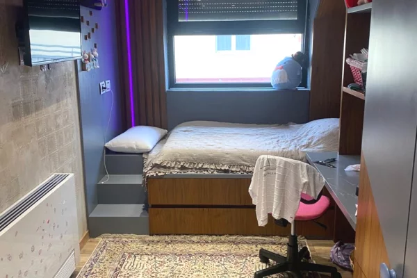 Shtepi me qera Apartament ne Tirane, 3+1, Mobilimi E mobiluar, Pagesa 1,700  Euro.